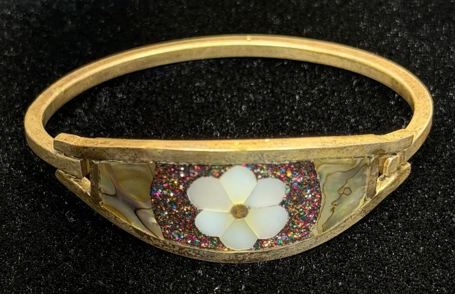 Alda? Mexico Bangle Bracelet 2.25" Silver Tone MOP Flower Abalone Inlay Vintage Gold