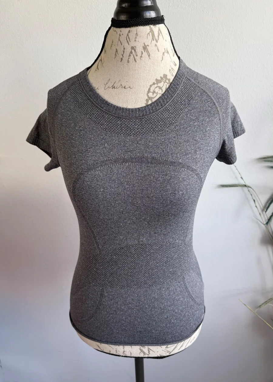 Lululemon Swiftly Tech Short Sleeve Shirt Heathered Grey Women Slim Fit flaw