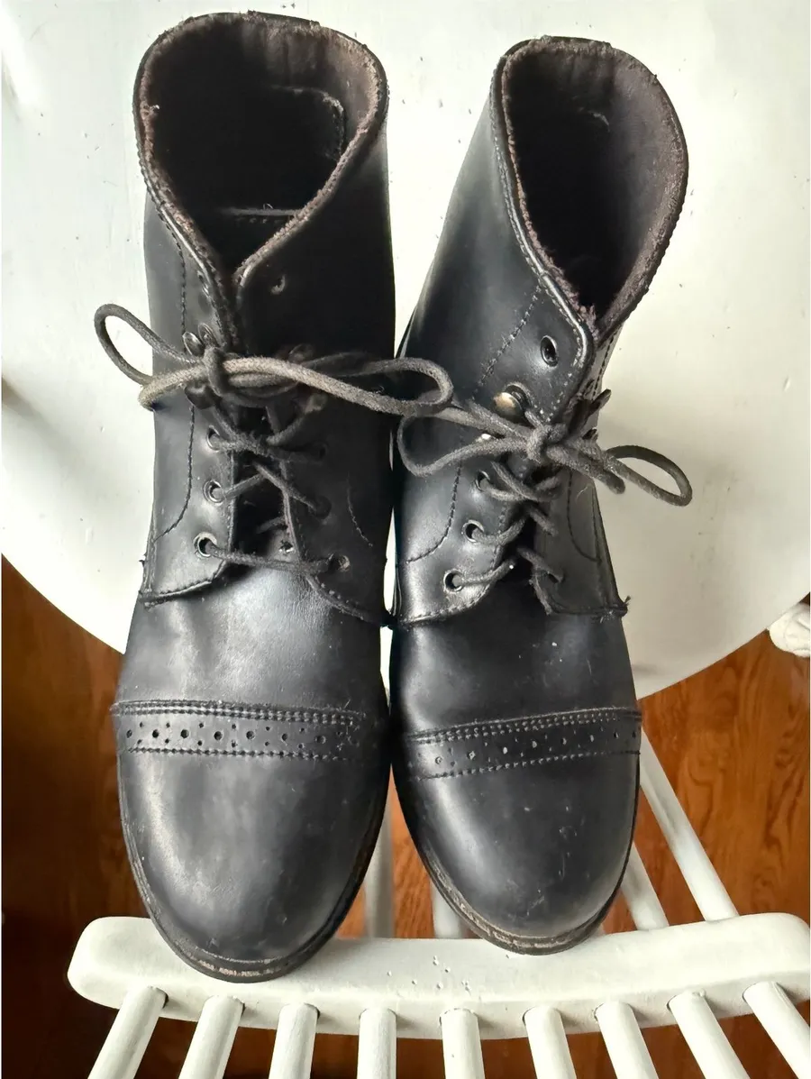 Tuffrider Black Leather Lace-Up Ankle Boots