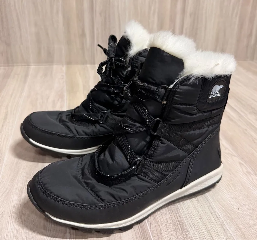 Sorel Whitney Short Lace Waterproof Winter Boots Black Faux Fur NY1897-010 Sz 6