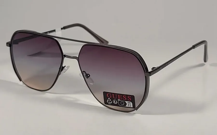 Guess GO00064 06F Pilot Sunglasses Gunmetal Frame Smoke Gradient Lens 61mm NWT