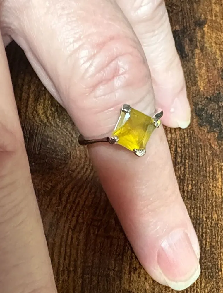 Radiant Yellow Square Gemstone Ring Size 7 NWOT