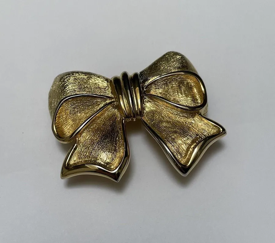 Gold Tone Metal Belt Buckle Set