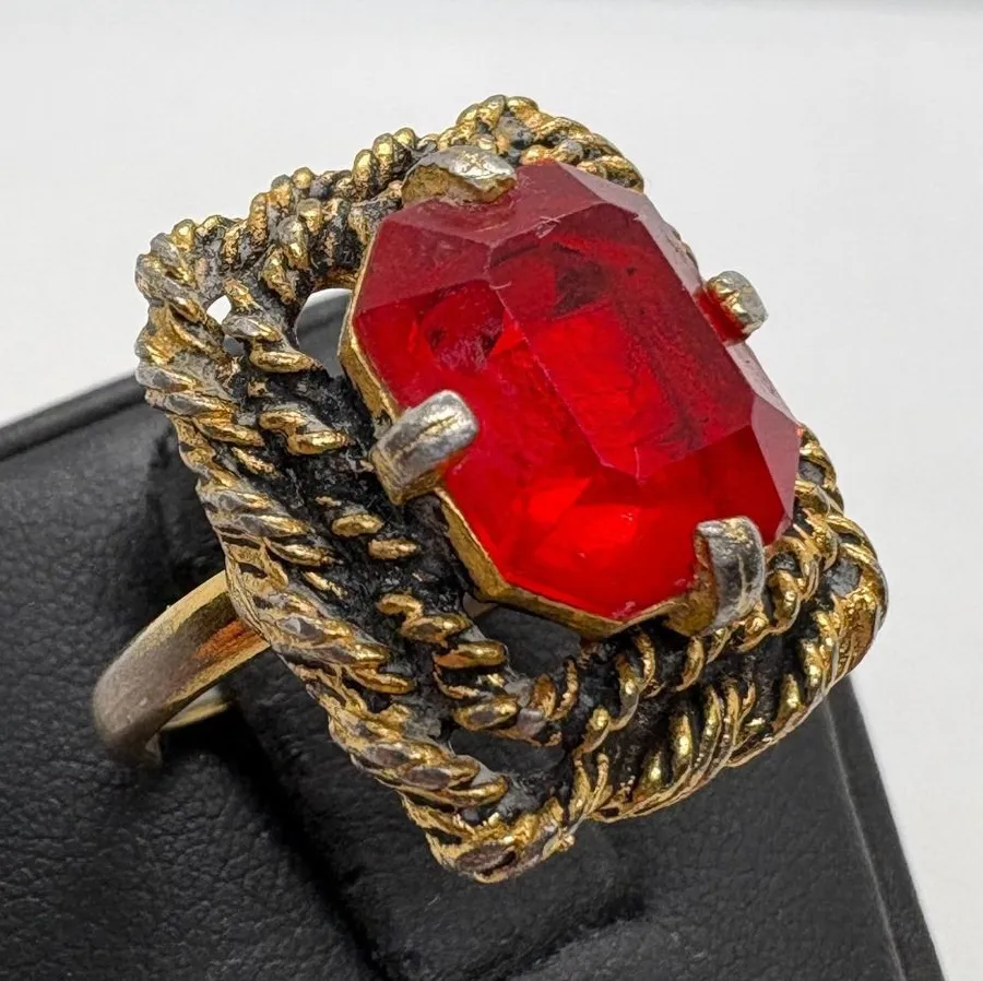 Vintage Sarah Coventry Red Stone Cocktail Ring Adjustable Gold Tone Signed