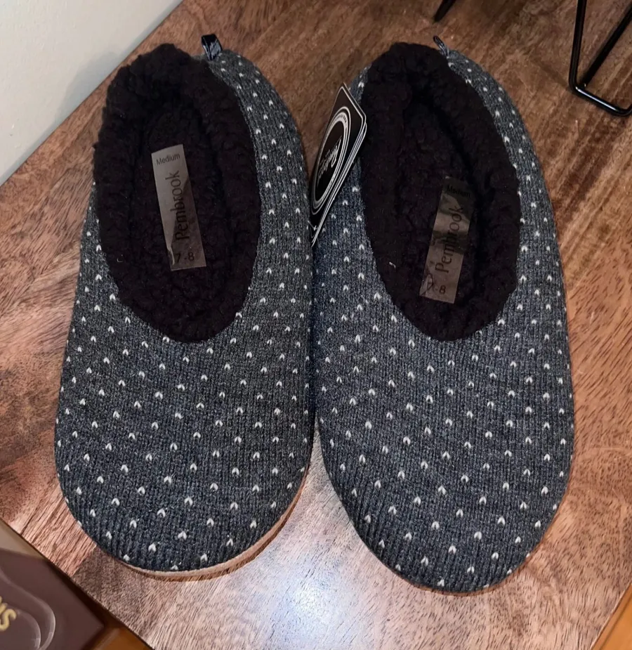 Pembrook Slippers Moccasin Style Fuzzy Cozy Comfy Medium Gray Size 8