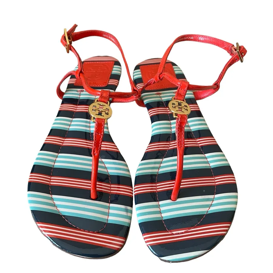 Tory Burch Emmy Red Patent Leather T Strap Sandals Size 5.5 Medallion Logo Beach