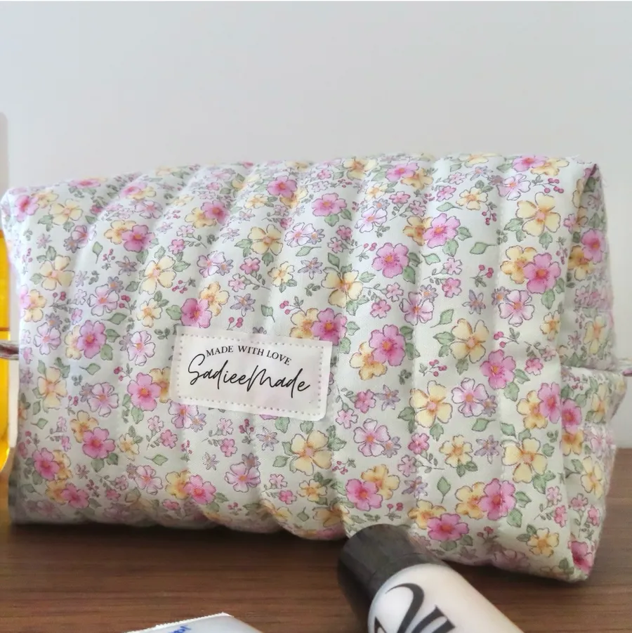 quilted makeup pouch Multiple