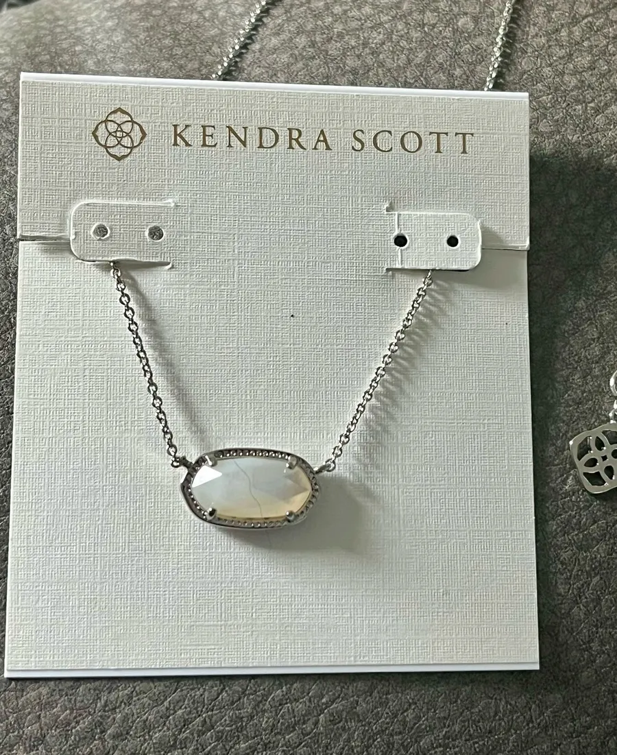 Mother of pearl silver necklace