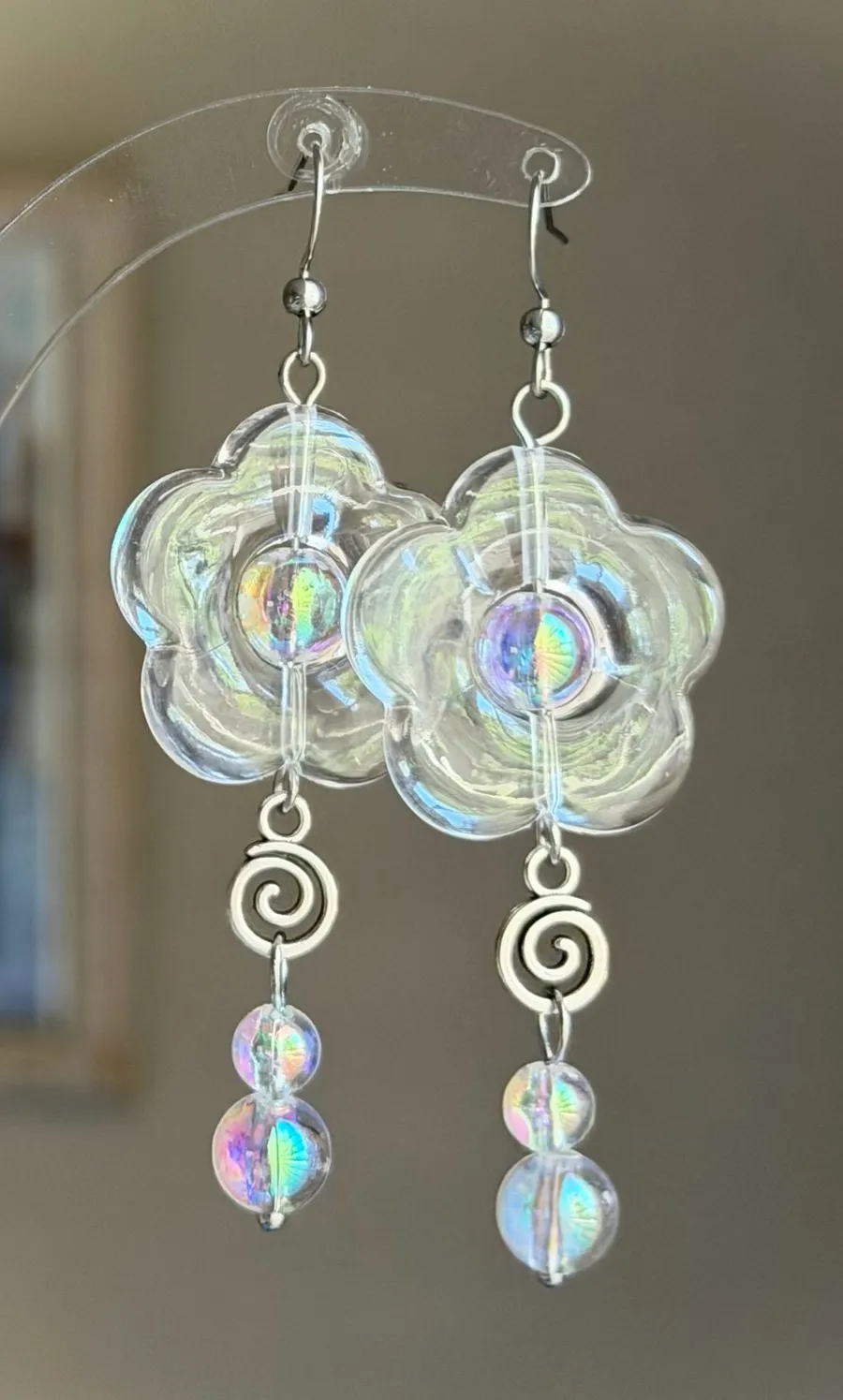 Handmade flower & swirl dangle funky cute earrings 💐🌀🩵