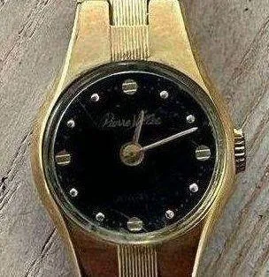 Pierre Vallee Gold Plated Vintage Ladies Watch Black Dial Gold Plated Bracelet