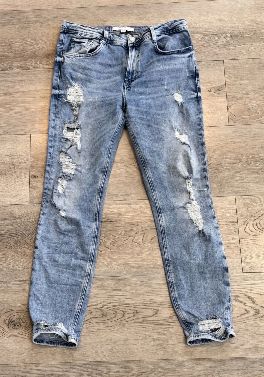 Zara Trafaluc Jeans Denim Makers High Rise Straight 6 or 28 Regular Distressed
