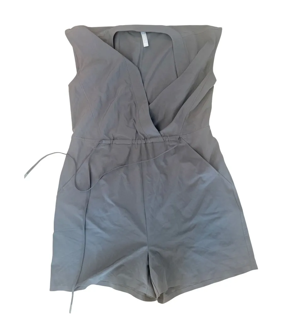 Athleta Womens Gray Sleeveless Surplice V-Neck Drawstring Waist Romper Size S
