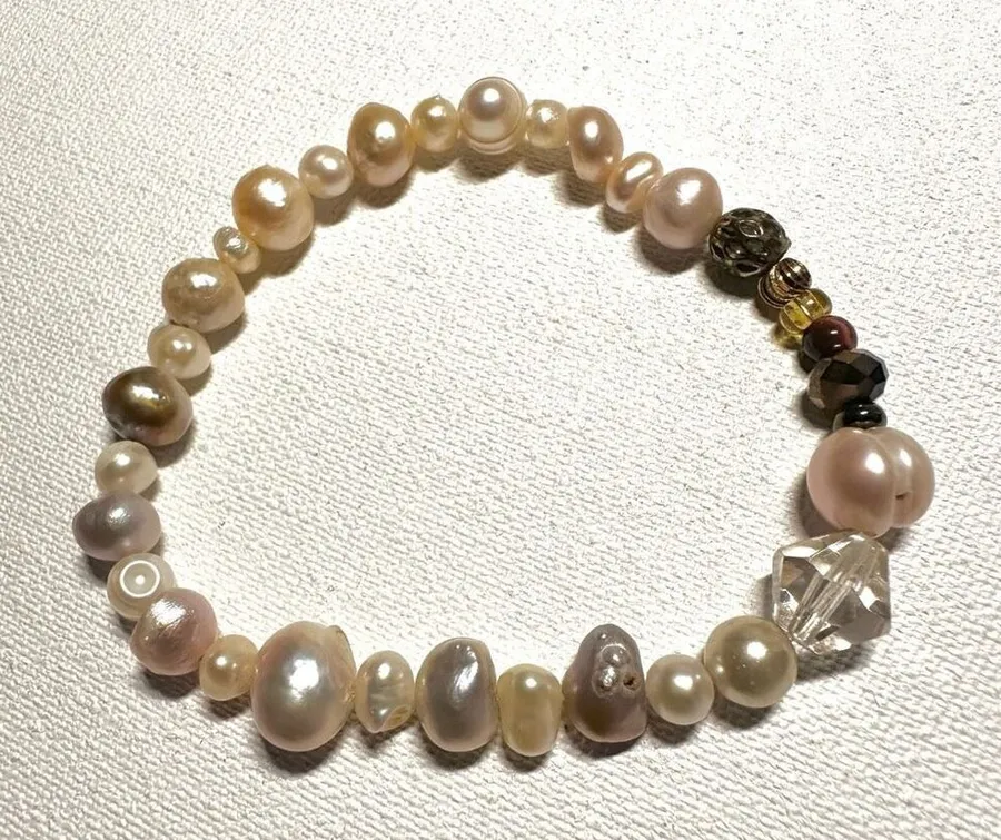 Pearl beaded stretchy bracelet