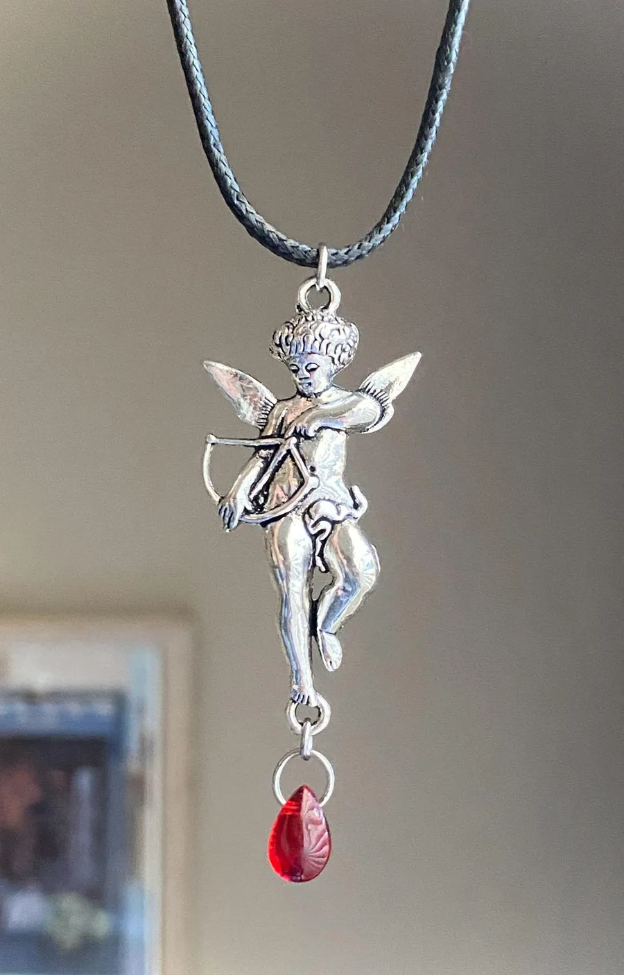 Handmade aesthetic vintage goth romance angel/cherub simple necklace👼❤️