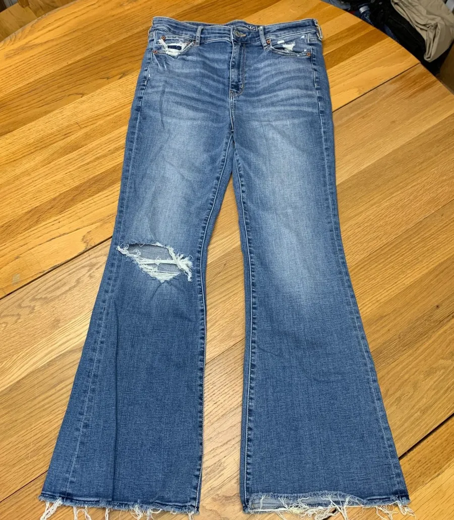 American Eagle Super Hi-Rise Flare Jeans Blue Distressed Raw Hem Women 10 Reg