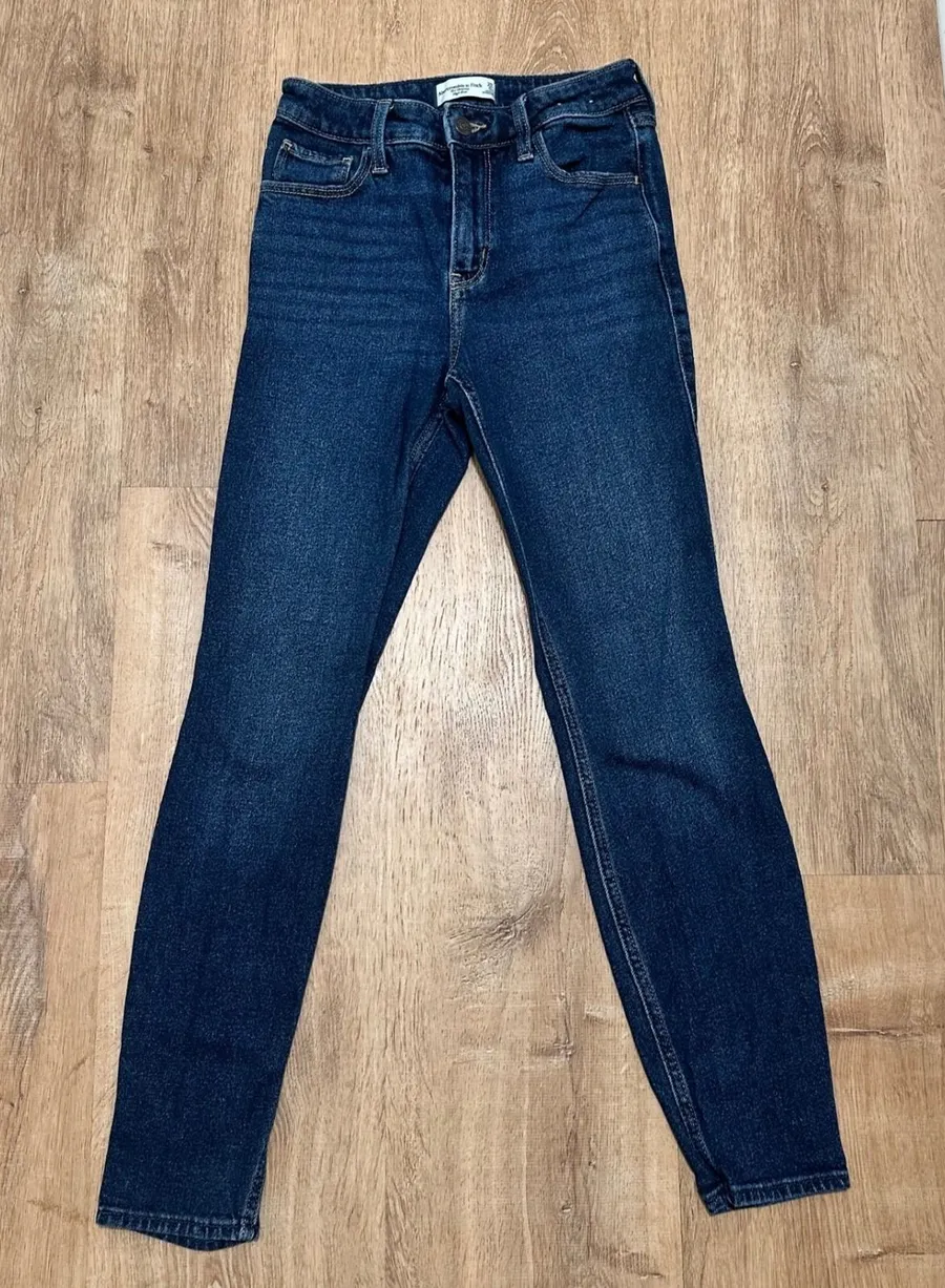Abercrombie & Fitch | Woman's The Skinny High Rise Dark Wash Jeans, Size 25