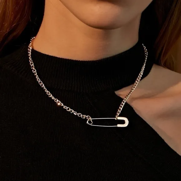 3/$30 ๐ Safety Pin Necklace Gold