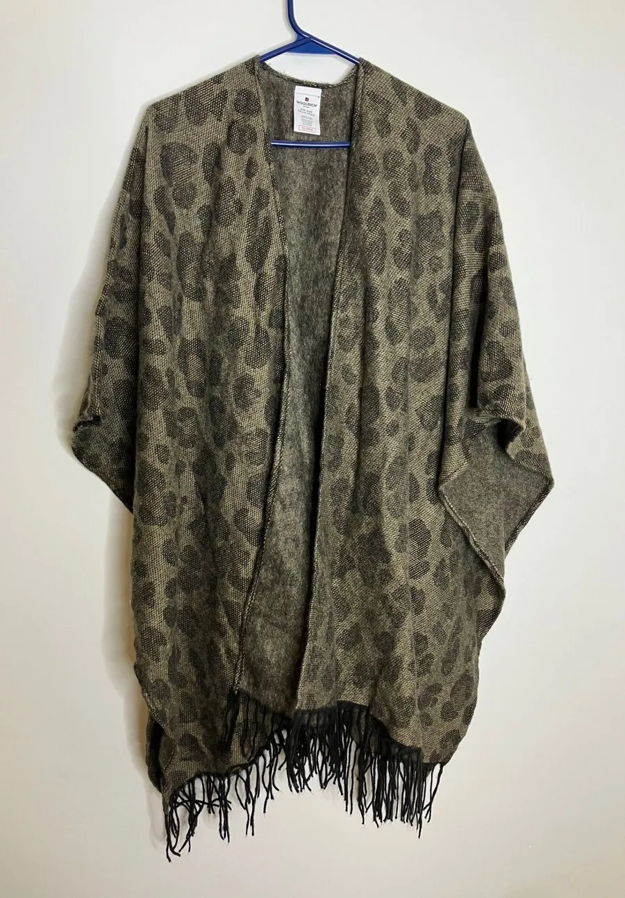 Woolrich Shawl Wrap Women OS Green Excellent Leopard Print Fringe Poncho