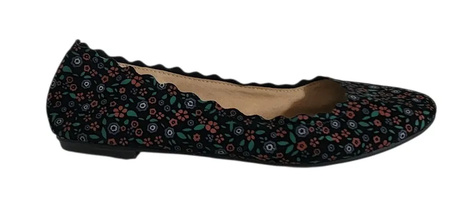 Crown Vintage Westyn Black Floral Print Ballet Flats Size 9
