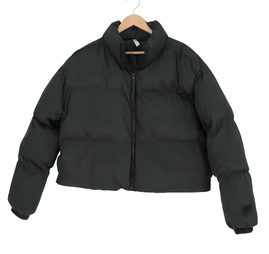 Fabletics Cropped Puffer Jacket Womens Medium Black Quilted Winter Wear Full Zip
