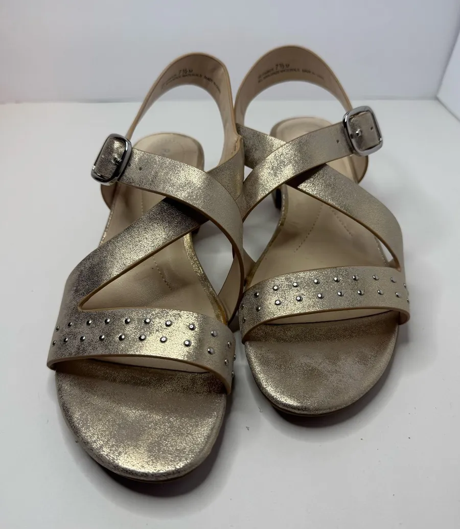 Relativity Kimber Champagne Strappy Sandals Size 7.5M