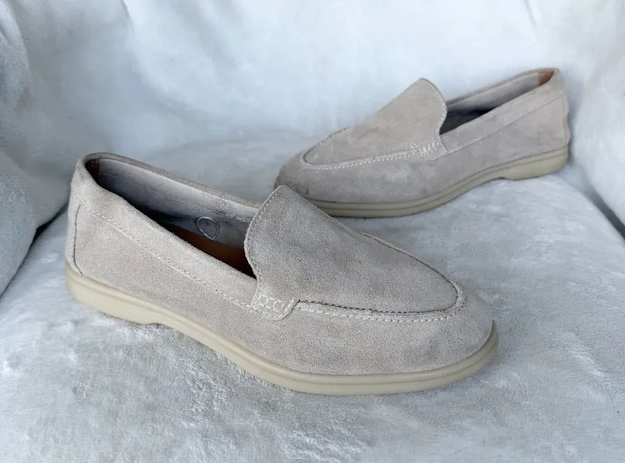 Tahari Slip-on Loafers-light Grey Suede Upper and A Flexible Rubber Sole Size 7