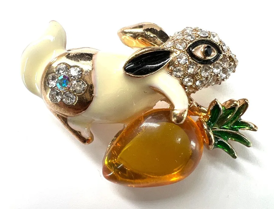 Betsey Johnson Critters Bunny Rabbit & Carrot Brooch Pin Pendant Novelty Easter