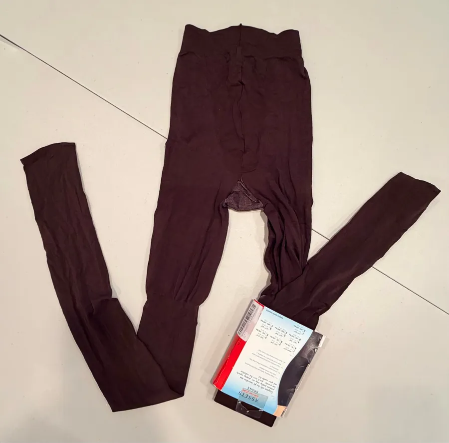 SPANX Assets Red Hot Label | Medium Control Tights. Size: 5