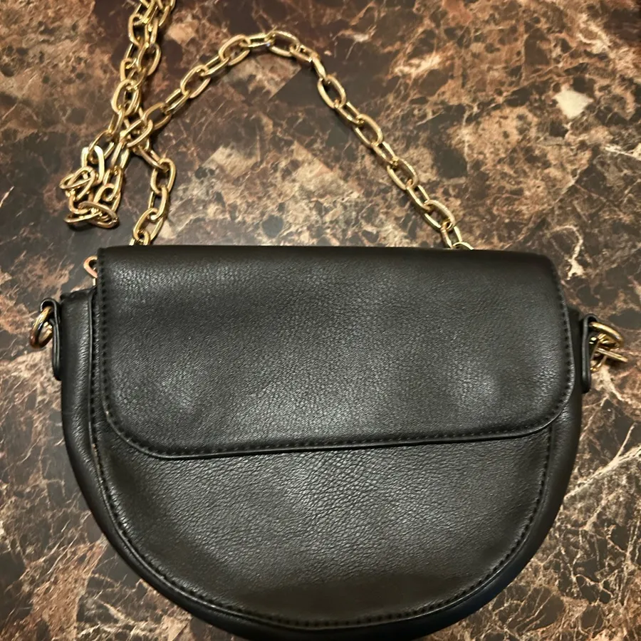 Forever 21 saddle bag Black Crossbody Bag with Gold - tone Chain