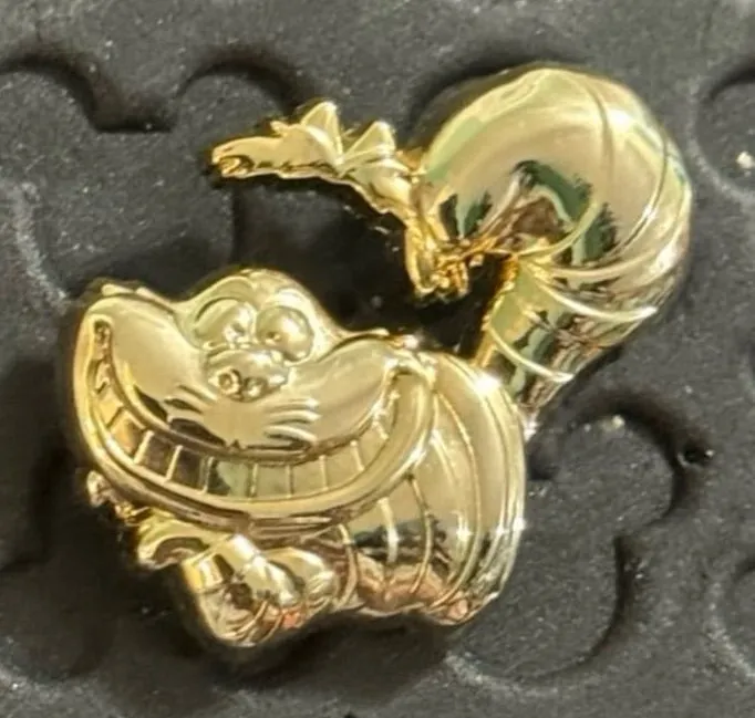 Disney parks tiny kingdom 50th anniversary gold statue Cheshire Cat trading pin