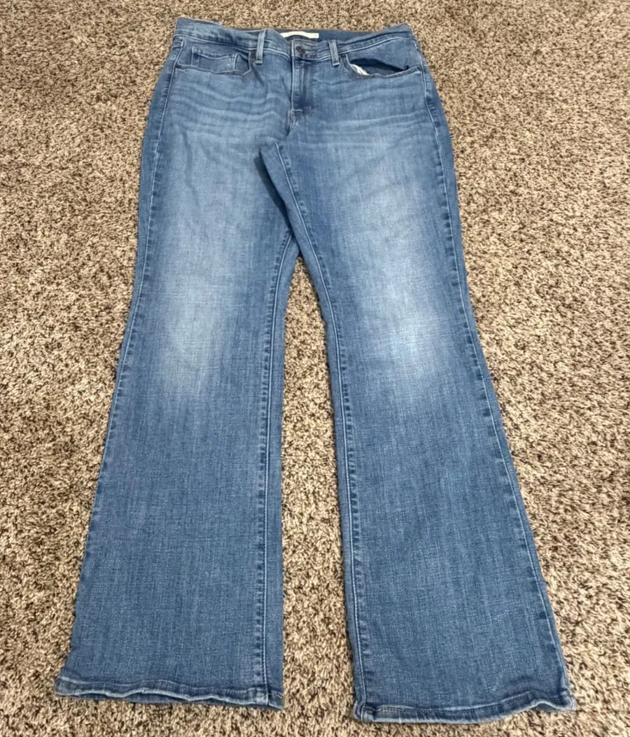 Levis Classic Bootcut Jeans Womens 14 Medium Wash Blue Stretch Denim A1660-0000