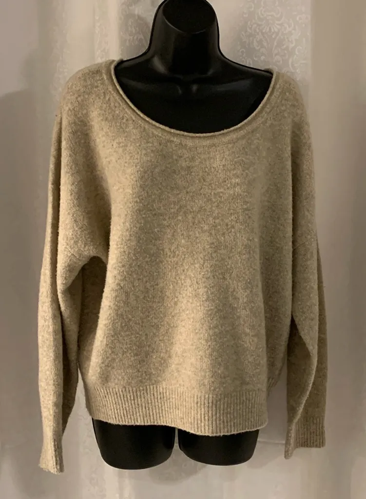 ABERCROMBIE & FITCH SWEATER. Sz : XS