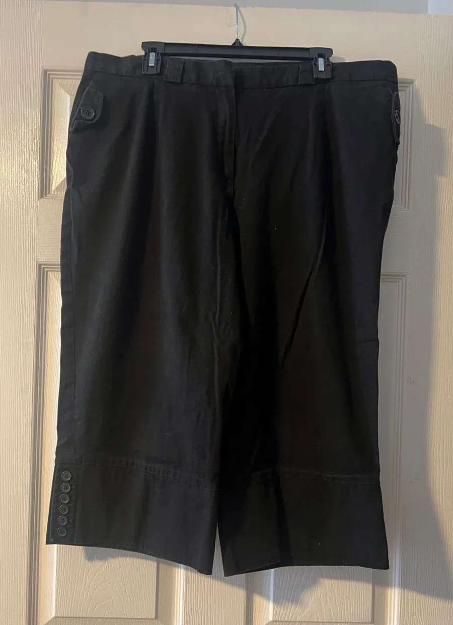 Ladies Black Stretch Casual Capris