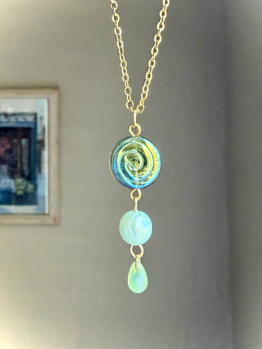 Handmade Czech glass teardrop & swirl gold tone stainless necklace🍃🌀