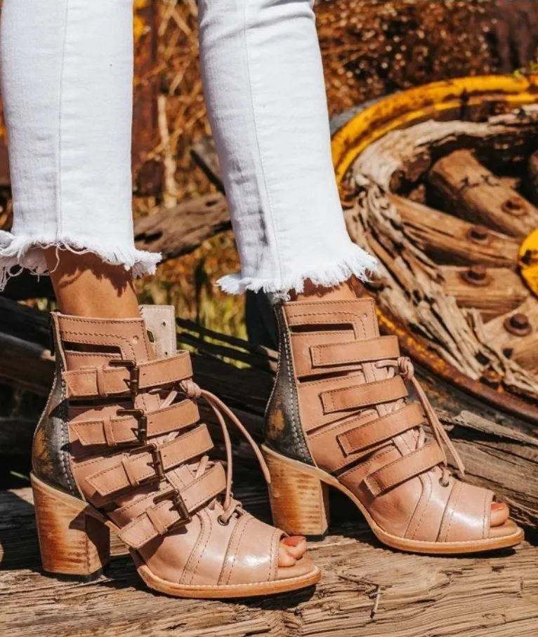 Freebird Braeden Blush Leather Tan Distressed Edgy Buckles Low Heel Sandals 10