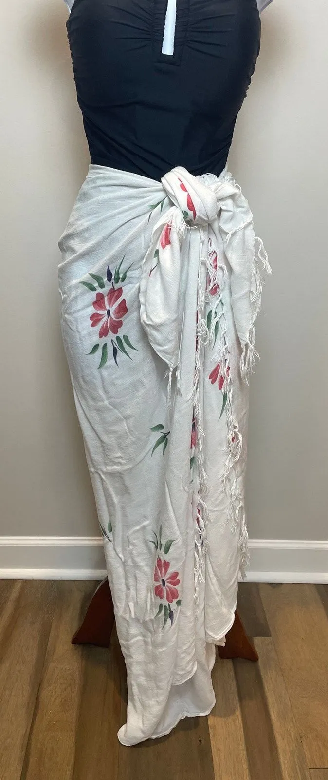 White Pink Floral Tassel Sarong Wrap One Size Multi‑Way Beach Cover Up Size L