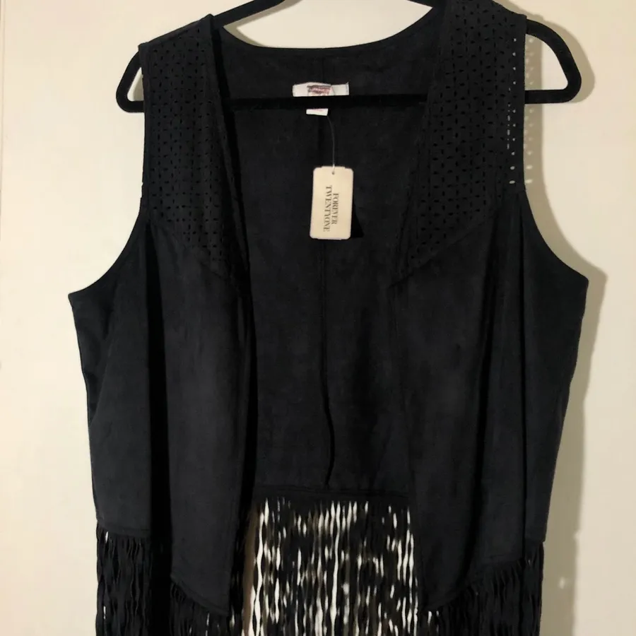 FRILLY NEW VEST‼️‼️ COACHELLA VIBES- WESTERN 🤠