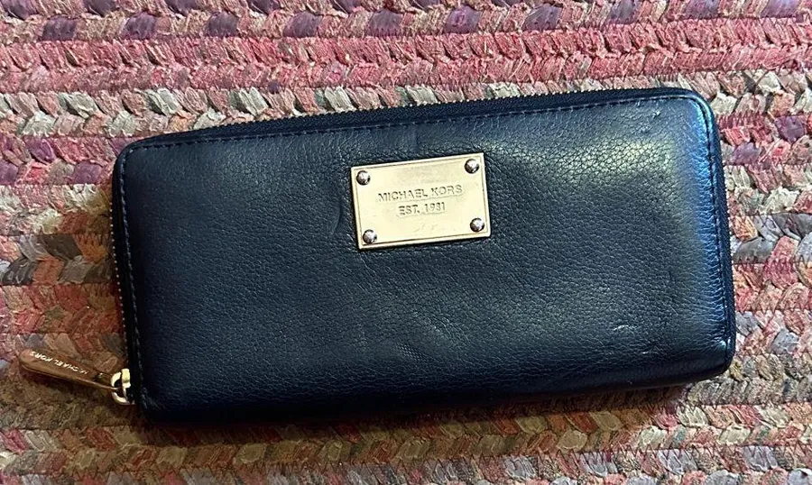 BLACK MICHAEL KORS LEATHER ZIP LONG WALLET