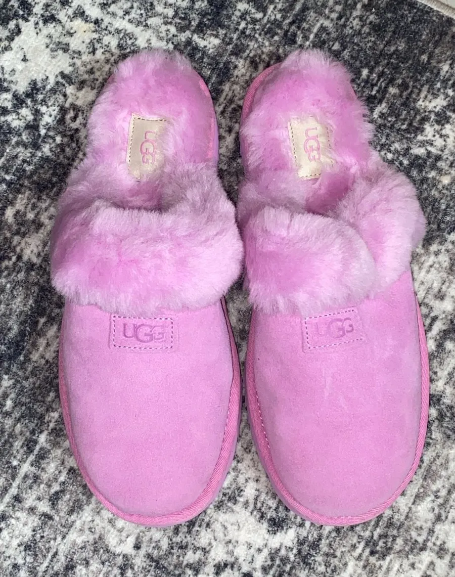 UGG Cozy Women's SHEARLING Slipper Sz 10