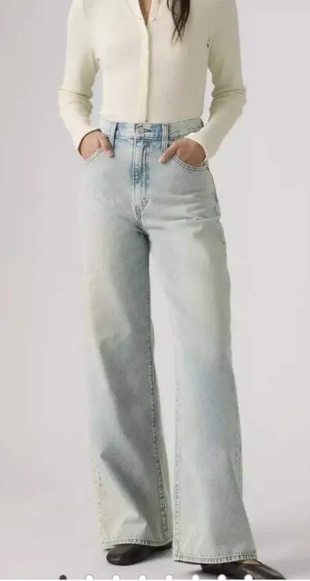 New 29x31 LEVI’S CINCH BAGGY WOMEN'S JEANS A Little Hazy - Light Wash
