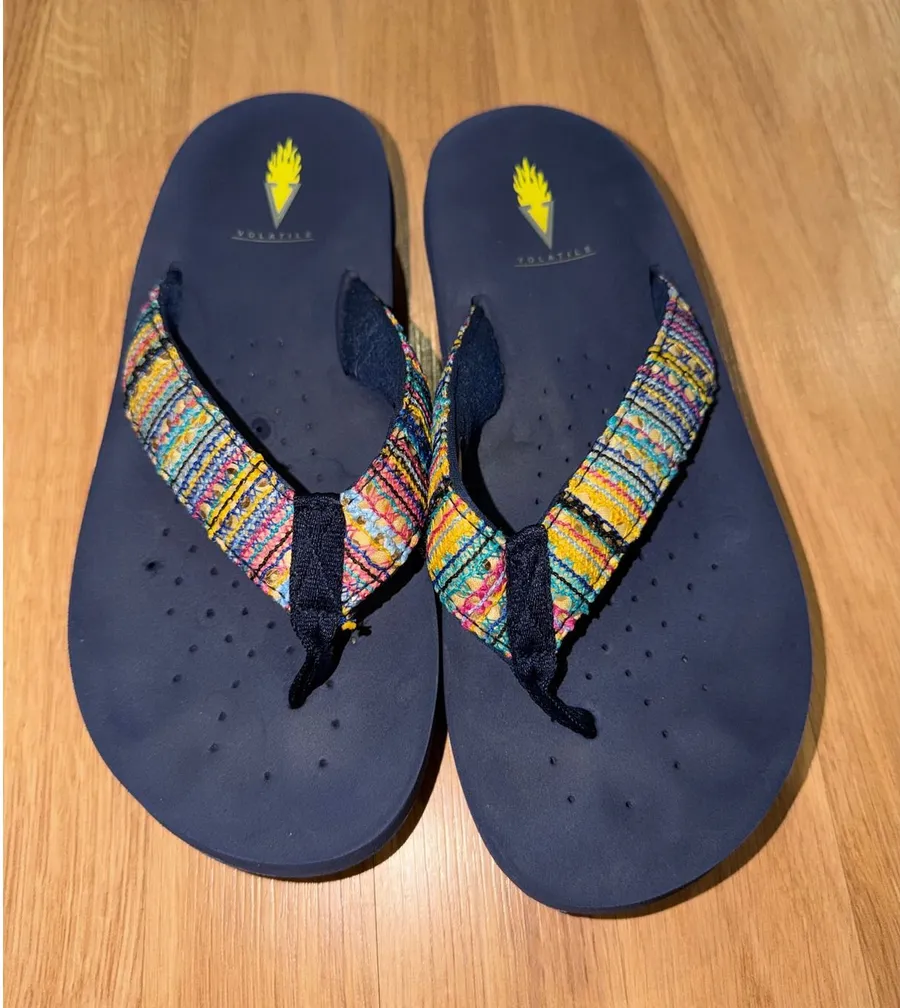 Volatile Womens Navy Blue Flip Flop Sandals Multi Color Woven Straps Boho Thong Size 9