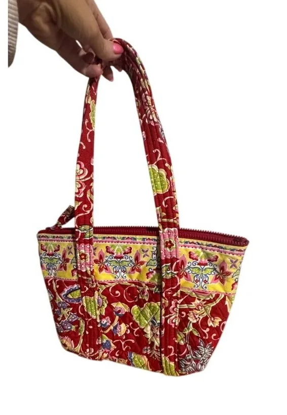 Vera Bradley Like Small Quilted Tote Bag Red Floral Paisley Mesa Red Zipper Handbag