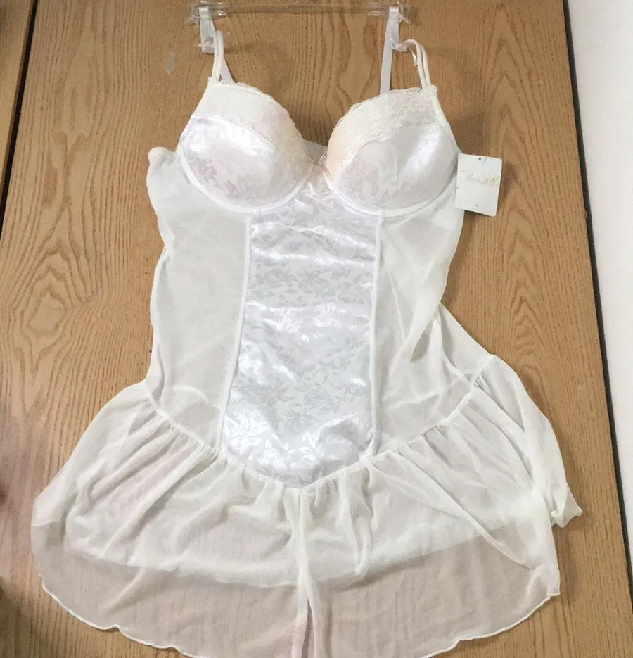 New Women’s Rene Rofe Underwired Lingerie Chemise Gown Slip Ivory Size Medium White