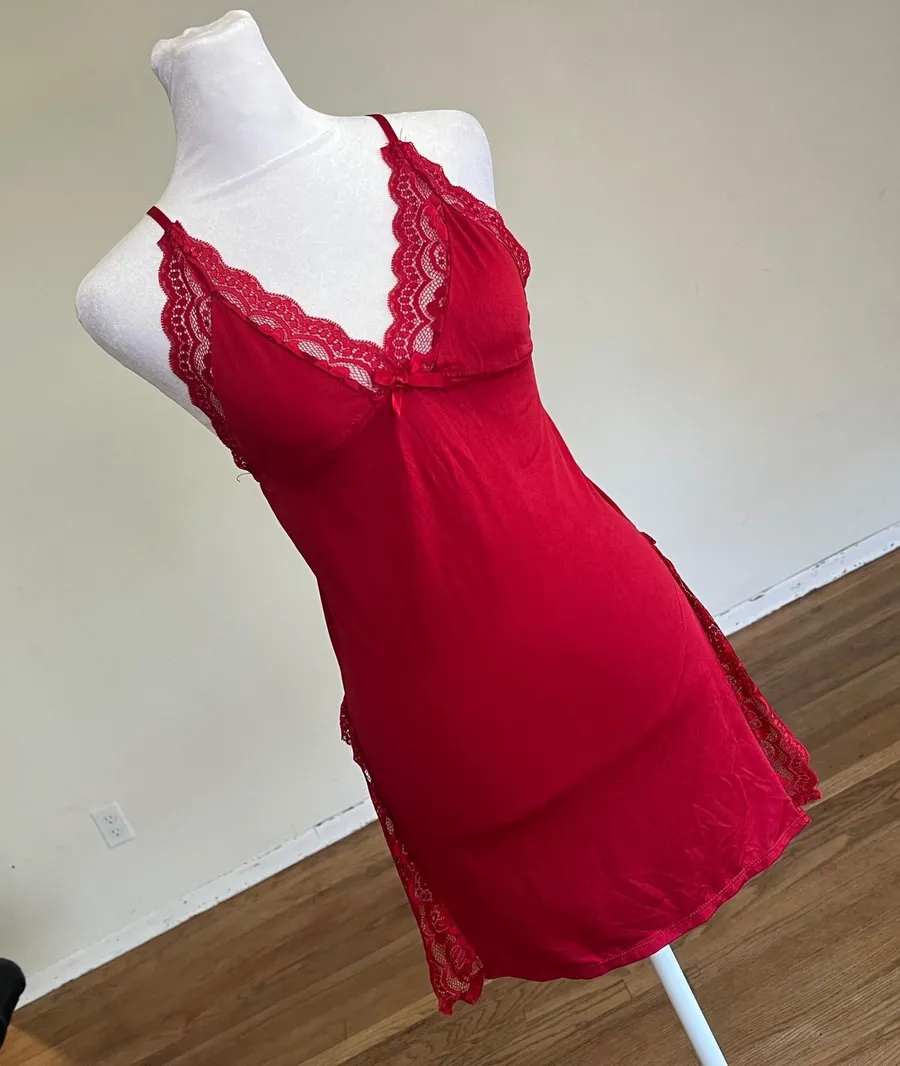 Red Lace Trim Chemise Nightgown Adjustable Straps Side Slit Sleepwear Medium Y2K
