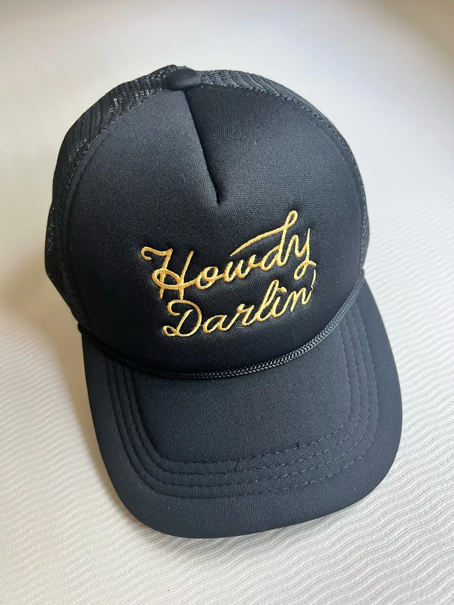 Howdy Darlin’ classic trucker hat NWOT Black