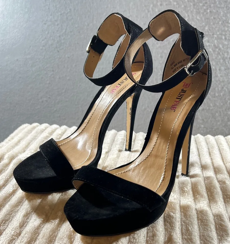 830 | NIB Black Platform Ankle Strap Stiletto Heels Womens 9