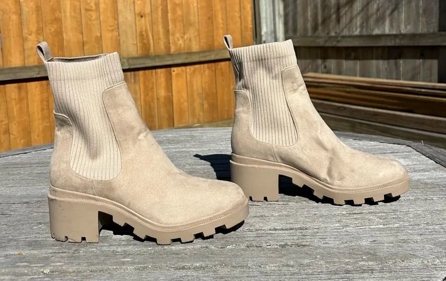 BP NORDSTROM Chunky Lug Sole Chelsea Boots size 10 tall fall winter