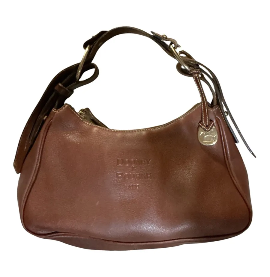 This is a vintage Dooney & Bourke Brown Pebbled Leather Shoulder Bag (Style J7276266).