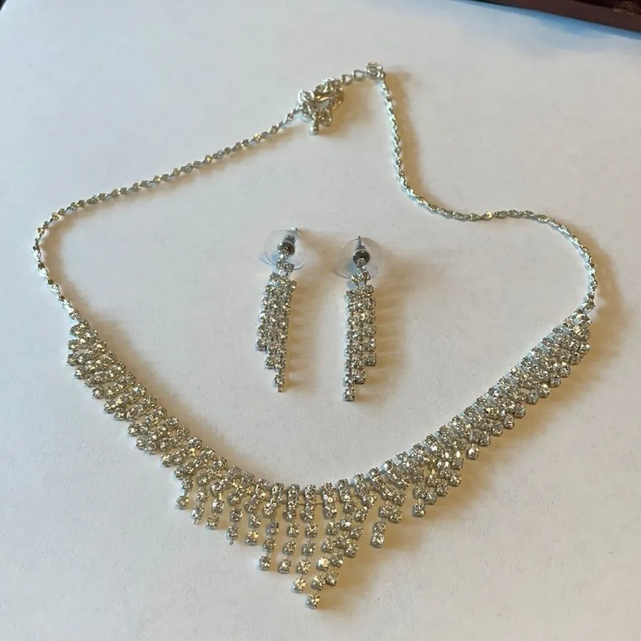 Set of rhinestone silver drop earrings and necklace Silver