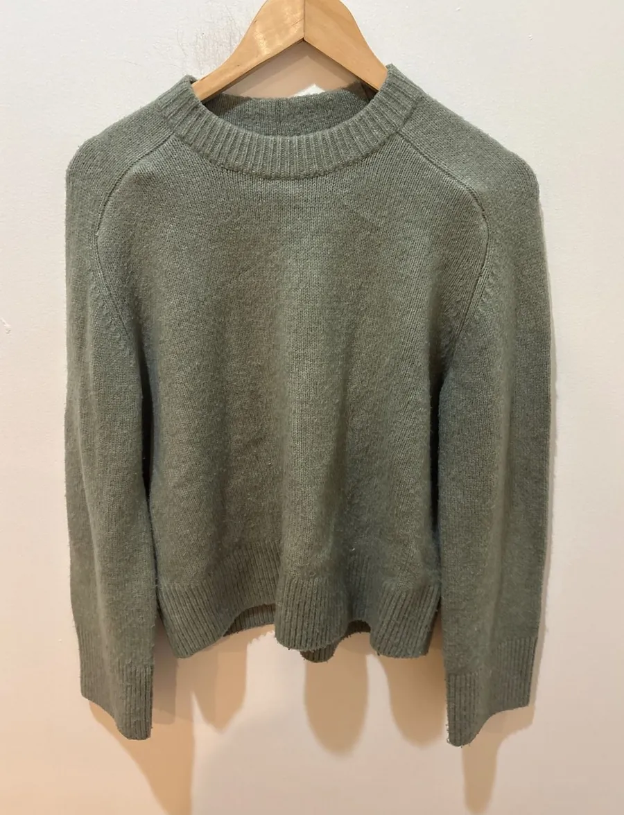 Abercrombie & Fitch XS Sage Green Wool Blend Crewneck Sweater Long Sleeve Ribbed